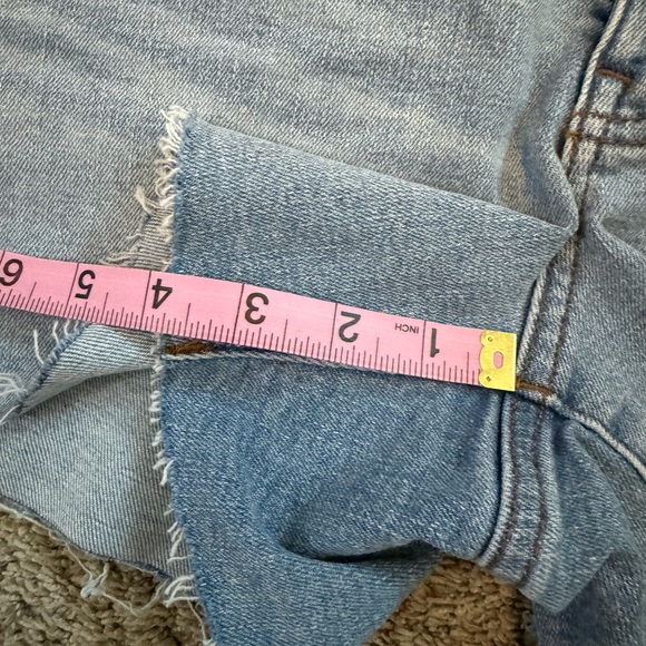 Madewell High-Rise Denim Shorts Light Wash Raw Hem NWT - Picture 7 of 8